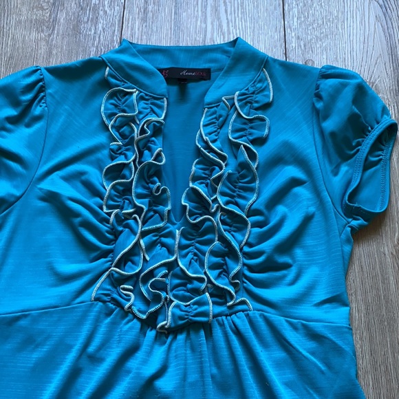 Blouse with tie back - Picture 2 of 4